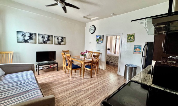 Gaslamp Quarter Apartment | Best location 1-bedroom apartment walk every where San Diego