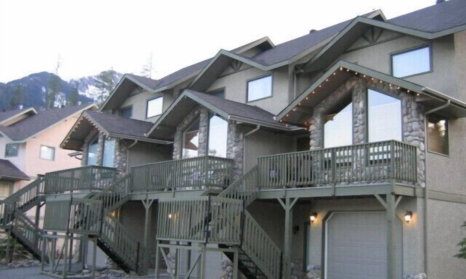 East Kootenay Condo | Best location on the hill! True ski-in/ski-out Thunder Ridge Condos