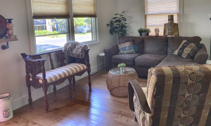 North Charlotte Apartment | Best of Noda for 5 Guests. Vegan Dining, Wifi, Off Street Parking
