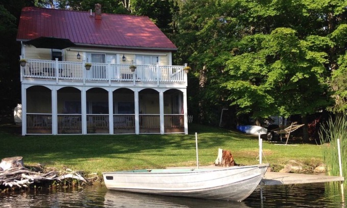 North Adams House | Best of the Berkshires with Mt. Views, Museums, Paddling, Hiking & On the Water!