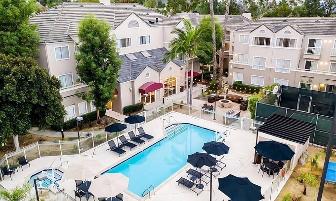 Carmel Mountain Ranch Apartment | Best Pick! Unit with Full Kitchen, Outdoor Pool, Free Breakfast, Pets Allowed!