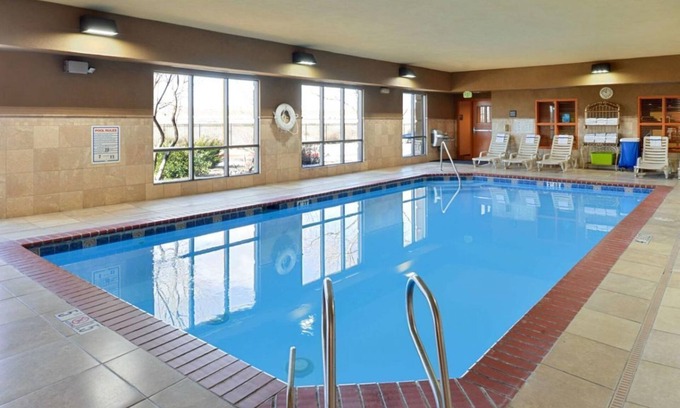 Westside Hotel | Best Place to Stay in Albuquerque! Free Breakfast, Pets Allowed!