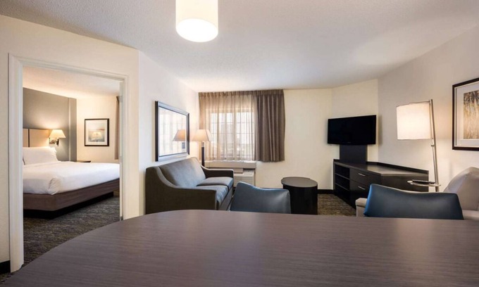 Nassau Bay Hotel | Best Place to Unwind! 3 Relaxing Units, Pet-friendly Property, Full Kitchen!