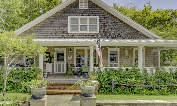 Swansboro Cottage | Best Porch in Swansboro! 1 Block to Front Street. Dog friendly.