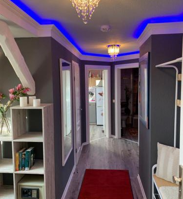 Wittenberge Apartment | Best-Preis Ferienwohnung mit Netflix, Self-Check-In, eBike Ladestation im Fahrradraum, WLAN - direkt am Elberadweg im Herzen von Wittenberge