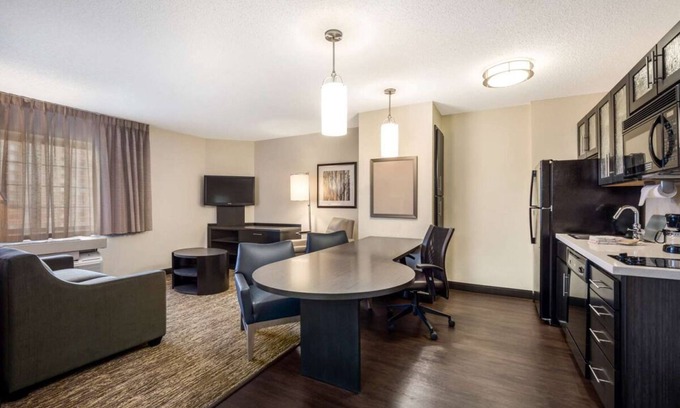 Burlington Resort | Best Value, Quality Stay! Short Drive to Harvard Museum of Natural History