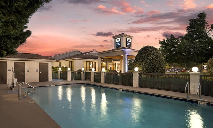 Monroe Hotel | Best Western Inn & Suites - Monroe