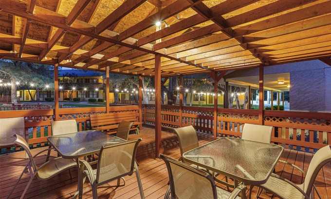 Ruidoso Downs Hotel | Best Western Pine Springs Inn