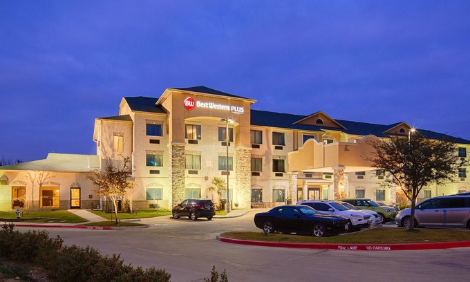 Burleson Hotel | Best Western Plus Burleson Inn & Suites