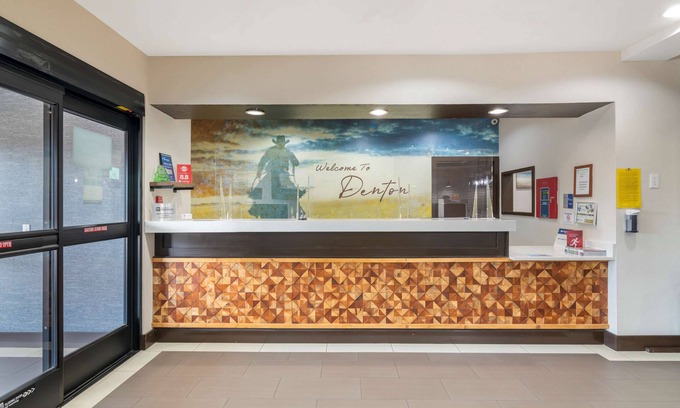Denton Hotel | Best Western Plus Denton Inn & Suites