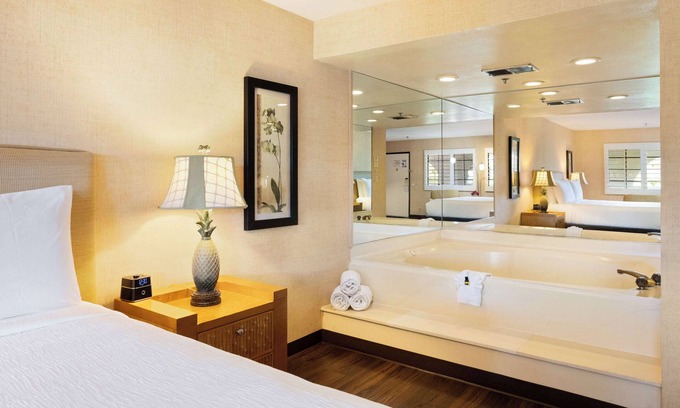 Downtown Palm Springs Hotel | Best Western Plus Las Brisas Hotel