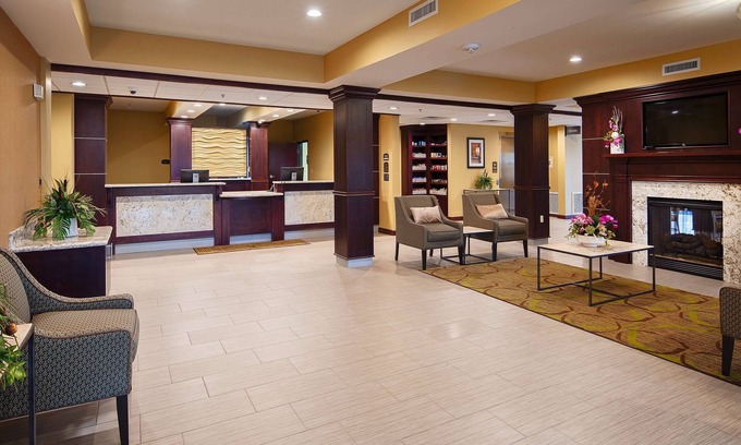 Kenner - Louis Armstrong International Airport Hotel | Best Western Plus New Orleans Airport Hotel