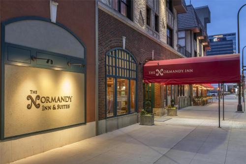 Downtown Minneapolis Hotel | Best Western Plus The Normandy Inn & Suites