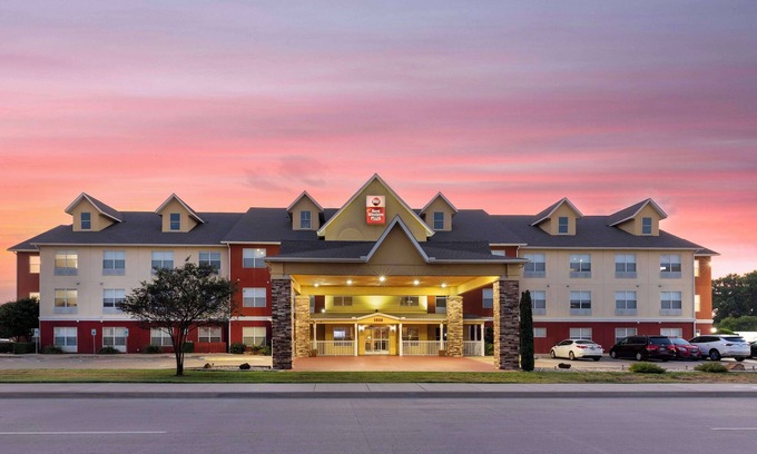 Bellmead Hotel | Best Western Plus Waco North