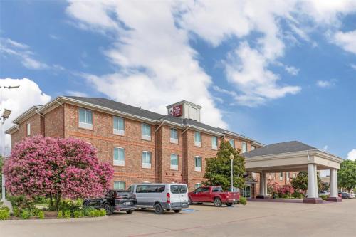 Waxahachie Hotel | Best Western Plus Waxahachie Inn & Suites