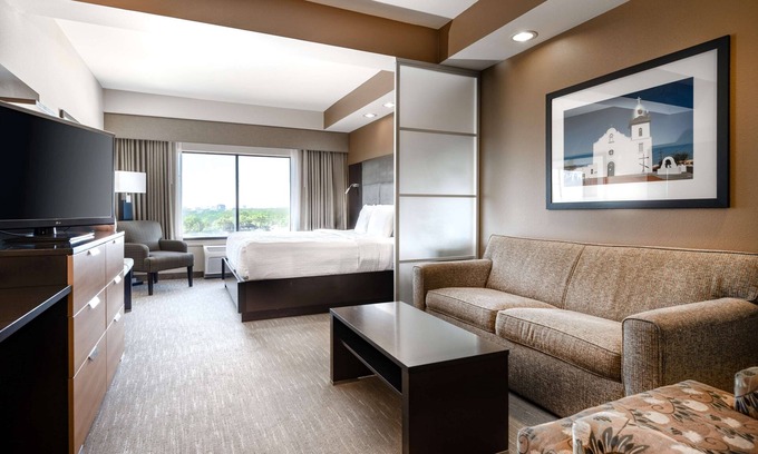 Bryan Hotel | Best Western Premier Bryan College Station