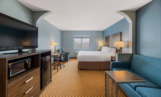 Levelland Hotel | Best Western South Plains Inn & Suites