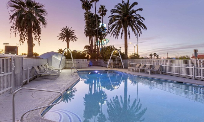 Gila Bend Hotel | Best Western Space Age Lodge