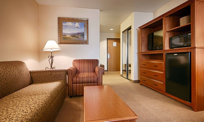Bloomfield Hotel | Best Western Territorial Inn & Suites