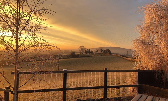 Newent Apartment | Betula Views Studio - Tiny Home in Rural Oxenhal, Newent, Forest of Dean