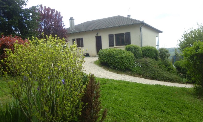 Lentillac-Saint-Blaise House | Between Conques and Figeac, dive into the heart of medieval Lot and Aveyron!