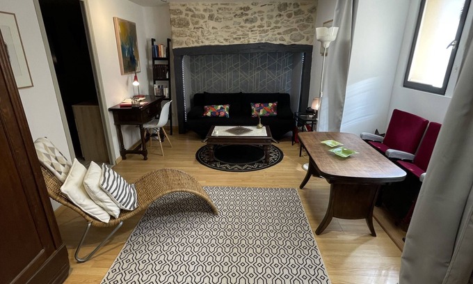 Saint-Julien-de-Lampon Apartment | Between Périgord and Lot, in the heart of an authentic village near the Dordogne.
