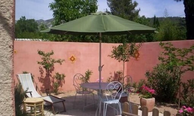 Gemenos Apartment | Between hills and sea, in PROVENCE small independent LOFT, quiet, luxurious comfort