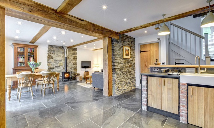 Machynlleth House | Beudy Tanllan - Two Bedroom House, Sleeps 4