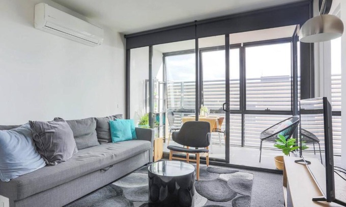 Collingwood Apartment | BHB Sleek Collingwood