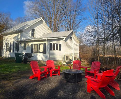 Pulaski House | Big Barn Lodge - Farm House