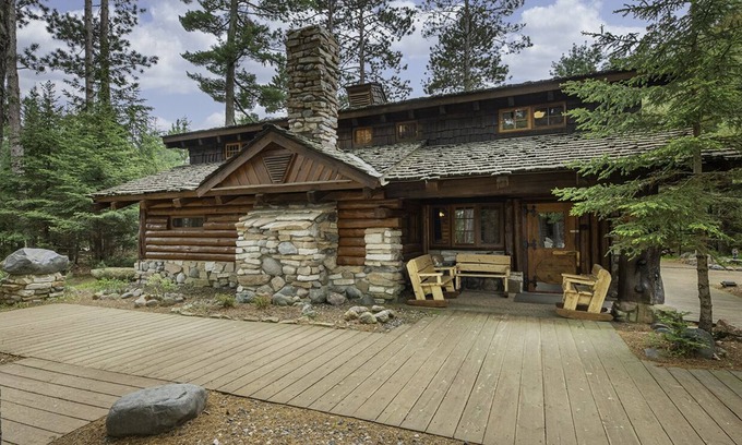 Boulder Junction Cabin | Big Bear Hideaway - Polar Bear Palace log cabin in Boulder Junction