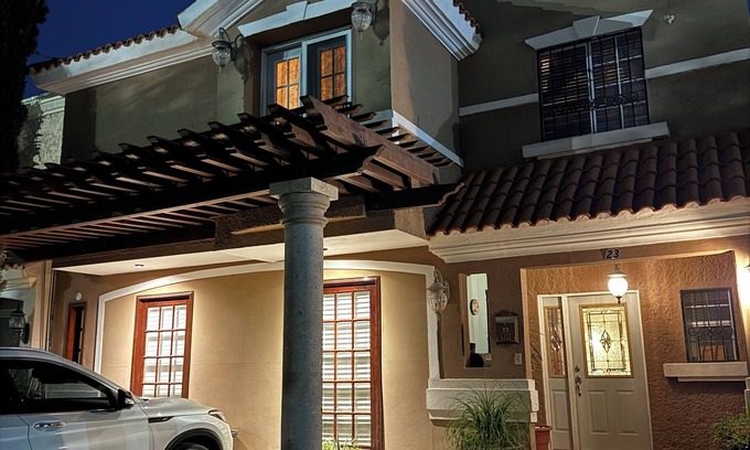 Juarez Municipality House | Big cozy house in gated community behind the American Consulate, 10-minute WALK.