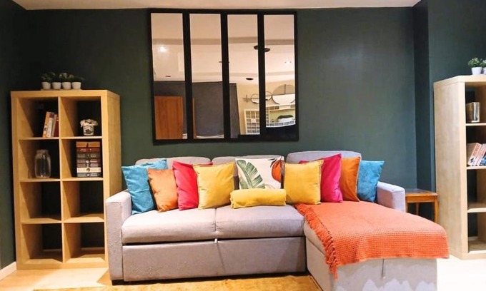 Beeston Apartment | Big house in Leeds 4 Contractors
