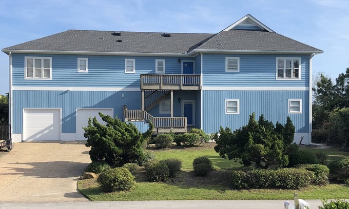 Pine Knoll Shores House | Big Kahuna - Oceanfront (As seen on HGTV Beach Hunters)