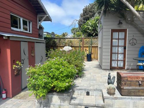 Point Loma Villa | Big Red Lodge Cottage