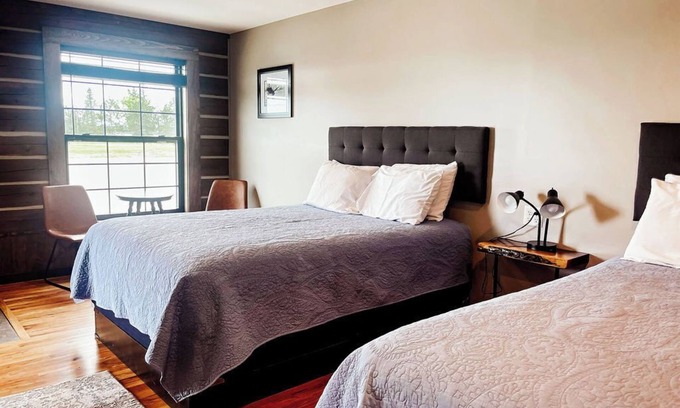 Lake Itasca Hotel | {Big Timbers} Lodging next to North Entrance of Itasca State Park