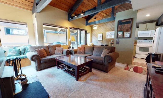 Majestic Pines Apartment | Bigwood #62 Condo