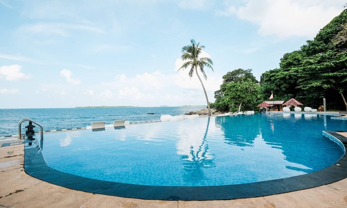 Telukbakau Hotel | Bintan Pearl Beach Resort