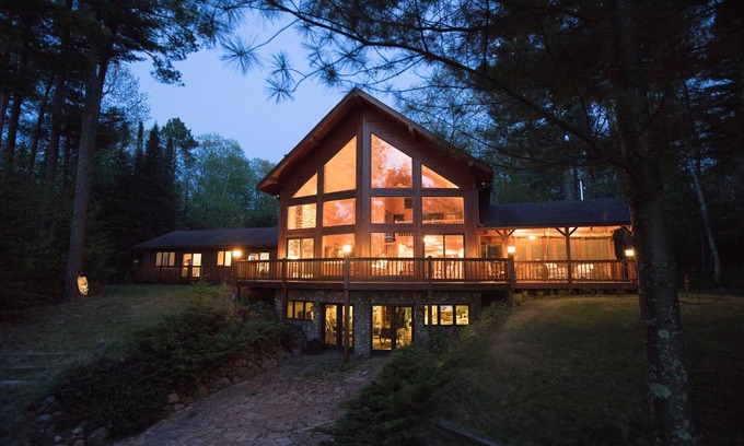 Boulder Junction House | BIRCH BRAE- Spectacular House On Big Lake For An Amazing Northwoods Experience!