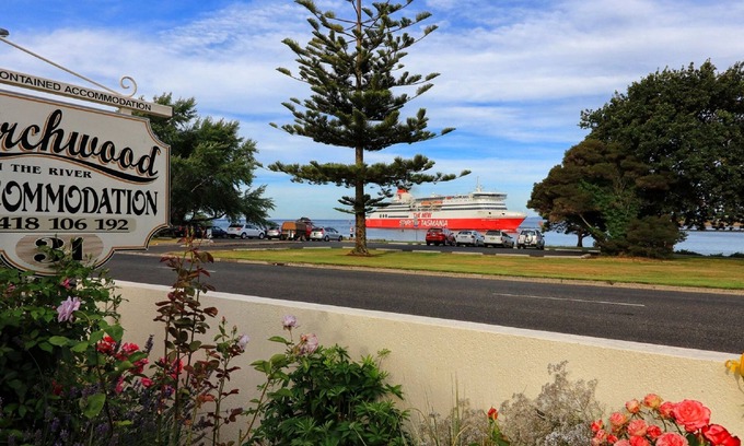 Devonport Apartment | Birchwood on the River