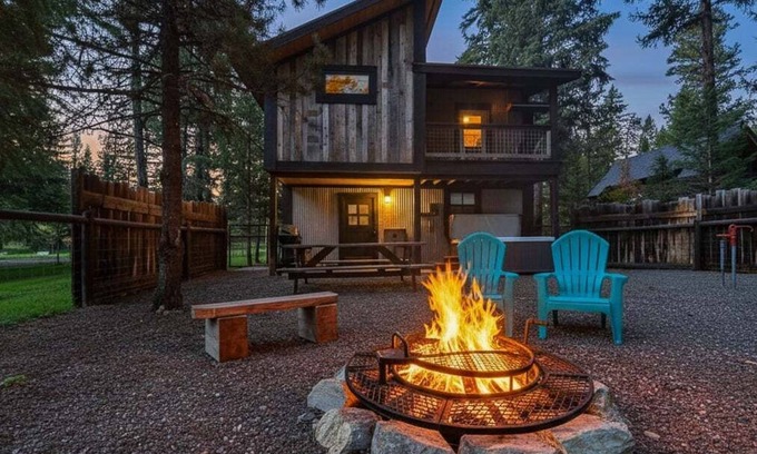 Whitefish House | Bison Ridge Cabin #4 | 4BR Getaway w/Hot Tub, Fire Pit & Grill | Sleeps 10!
