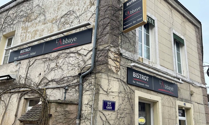 Tuffe Val de la Cheronne House | Bistrot de l'Abbaye