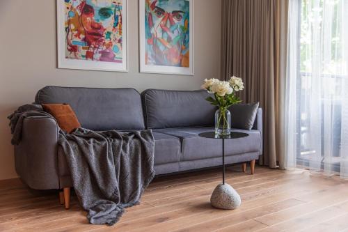 Palanga Apartment | Black amber