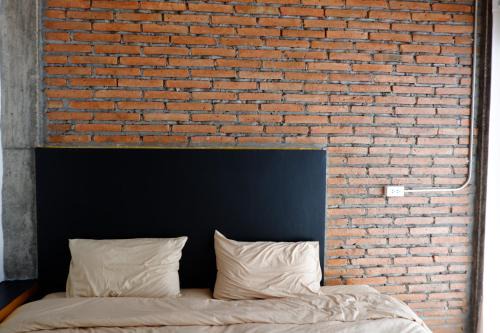 Phunphin Hotel | Black Elephant Boutique
