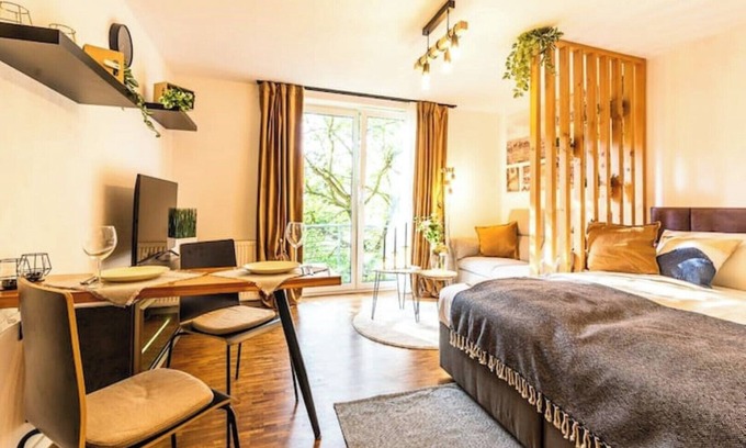 Detmold Apartment | Black Mirror (incl. Netflix)