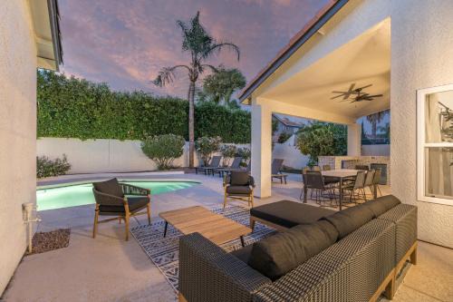 Paradise Park Vista House | Black Palm Sparkling Pool Pool Table Close To Kierland Entertainment Newly Designed Beauty