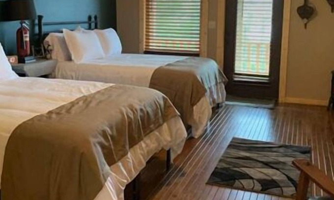 Stanardsville Hotel | Black Smith - Rm. 106