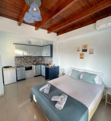 Mavrovouni Apartment | BlackMountain Room