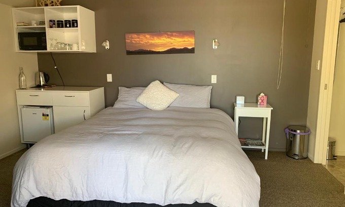 Balclutha Bed & Breakfast | Blair Athol Accommodation