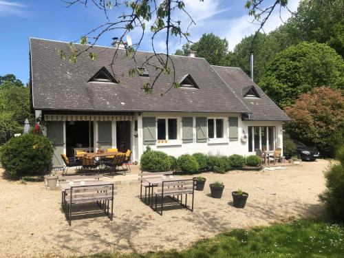 Pleine-Fougeres Bed & Breakfast | Blanche & basil